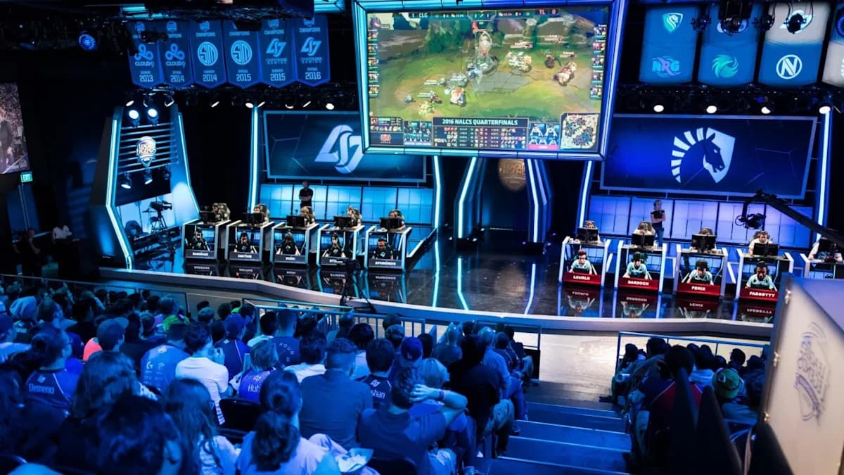 Riot CEO Pledges Revenue-Sharing and Jerseys to Fix League Esports Crisis